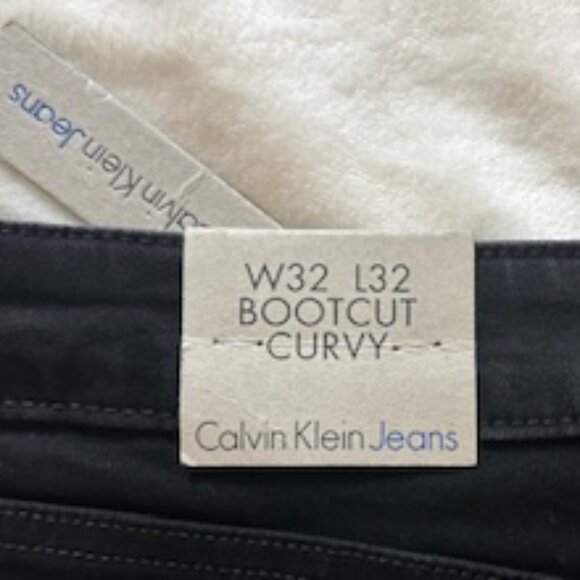 Calvin Klein - Black Bootcut Curvy Jeans - Size W32" L32" - Picture 3 of 5